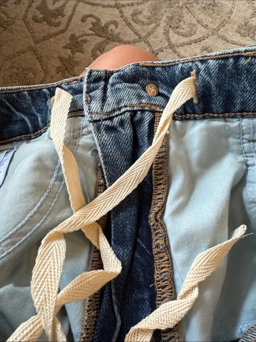 NWOT Never Worn Good American Extreme Barrel Jeans